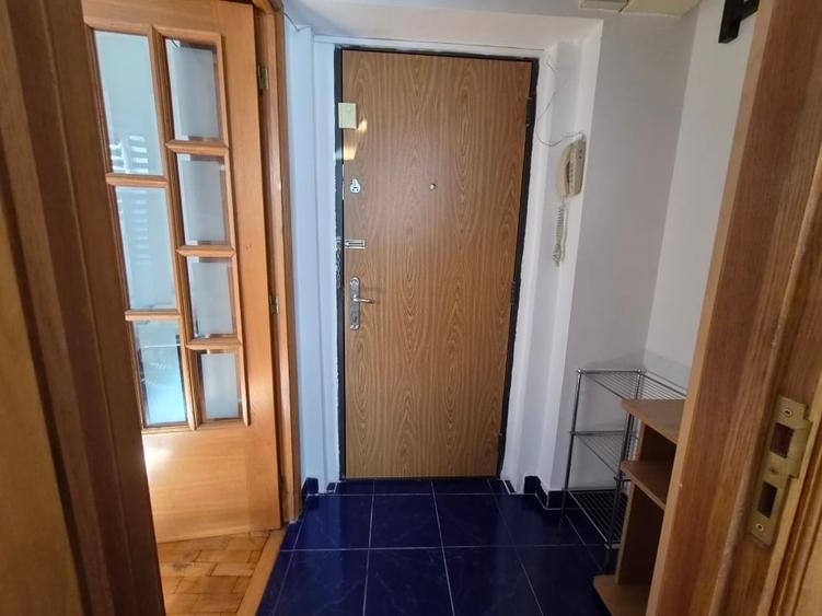Apartament cu 2 camere semidecomandat, mobilat în Barbu Văcărescu