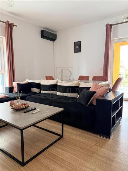 Apartament cu 2 camere semidecomandat, mobilat în Giroc