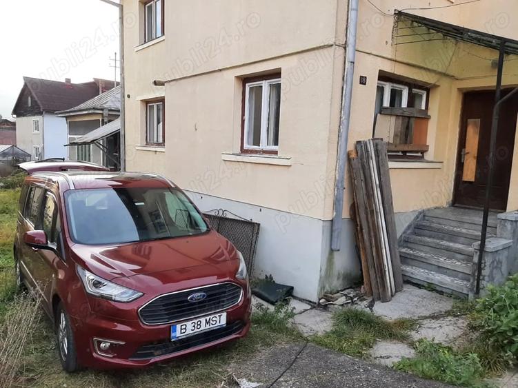 Casă cu 6 camere cu Teren 805 Mp în Central