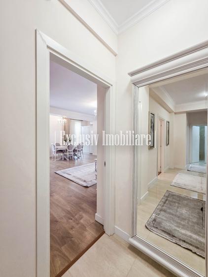 Apartament cu 3 camere decomandat, mobilat în Delfinariu