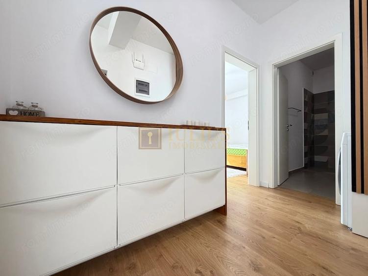 Apartament cu 6 camere decomandat în Central