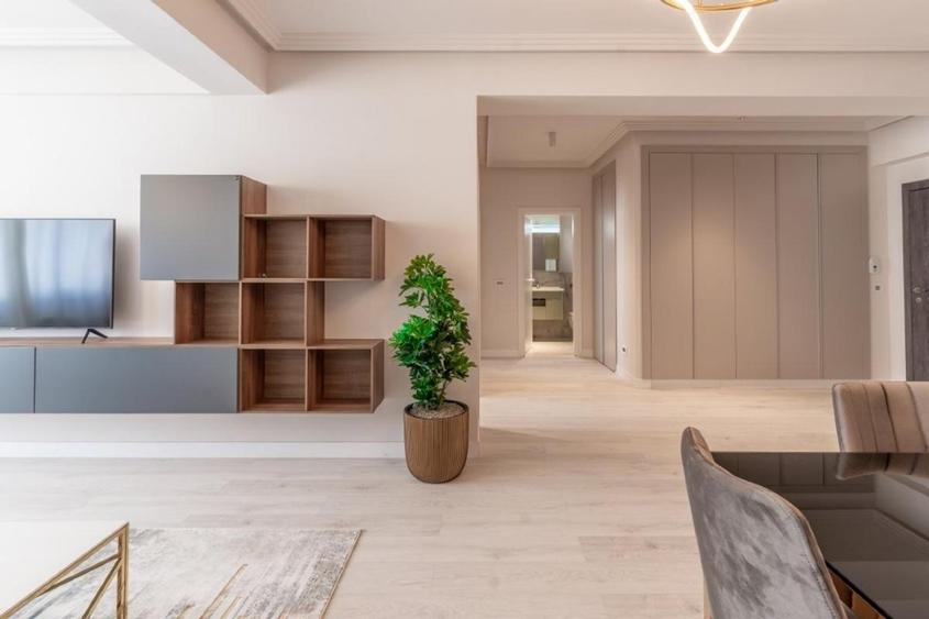 Apartament cu 2 camere decomandat în Băneasa
