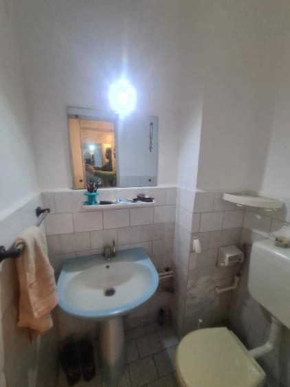 Apartament cu 3 camere decomandat în Km 4-5