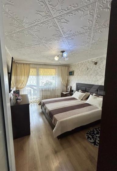 Casă individuală cu 8 camere cu Teren 450 Mp în Zărnești