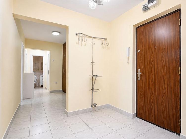 Apartament cu 3 camere decomandat, mobilat în Iosefin