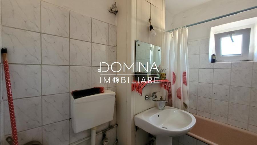Vânzare apartament 2 camere, situat în Târgu Jiu, strada 9 Mai - 6