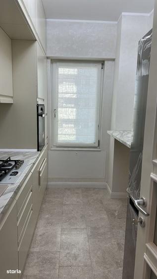 Apartament cu 3 camere decomandat în Breazu