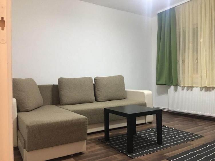 Garsonieră decomandată în Tudor