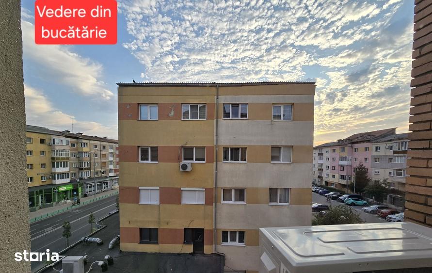 Apartament cu 3 camere în Cetate