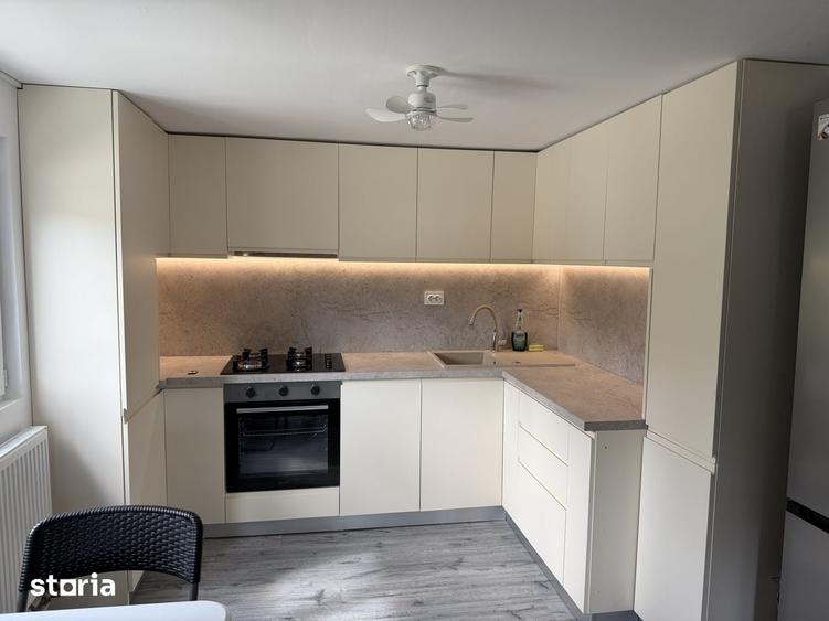 Casă cu 3 camere cu Teren 432 Mp în Predeal