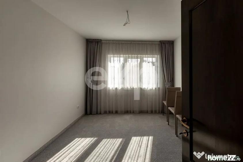 Casă cu 5 camere cu Teren 254 Mp în 9 Mai