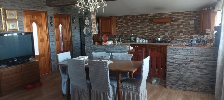 Casă cu 10 camere cu Teren 28000 Mp în Central