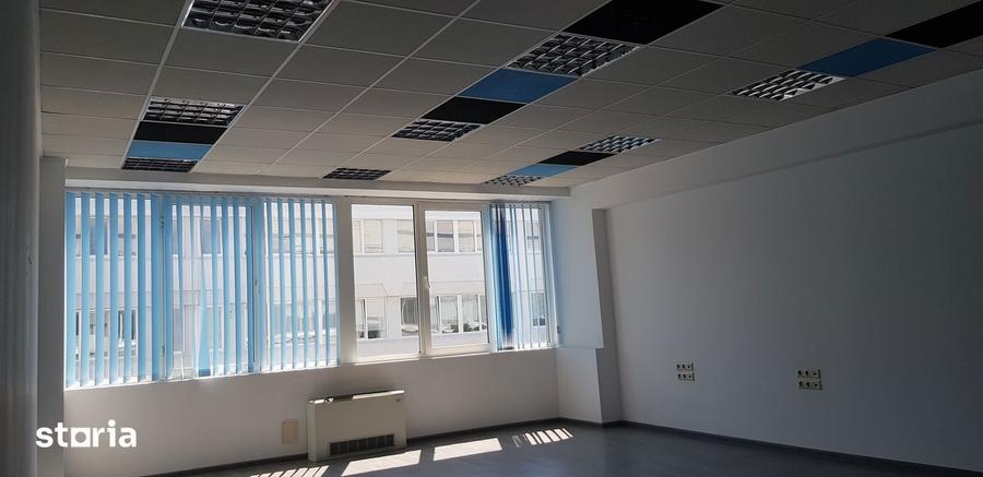 Spațiu comercial, de 700 mp, în Nord