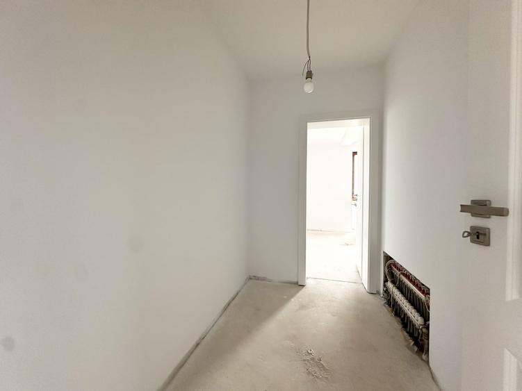 Apartament cu 3 camere decomandat în Fratelia