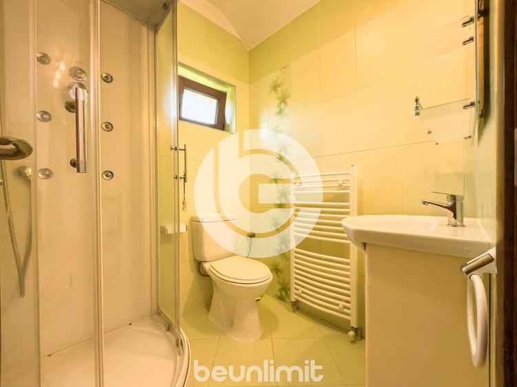 Casă individuală cu 5 camere cu Canalizare în Trei Stejari