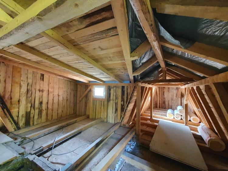Casă cu 4 camere cu Teren 280 Mp în Periferie