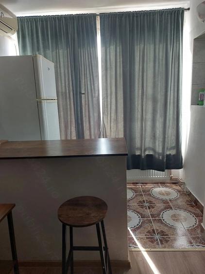Proprietar, inchiriez apt. cu 1 camera pe bv. Take Ionescu - 10