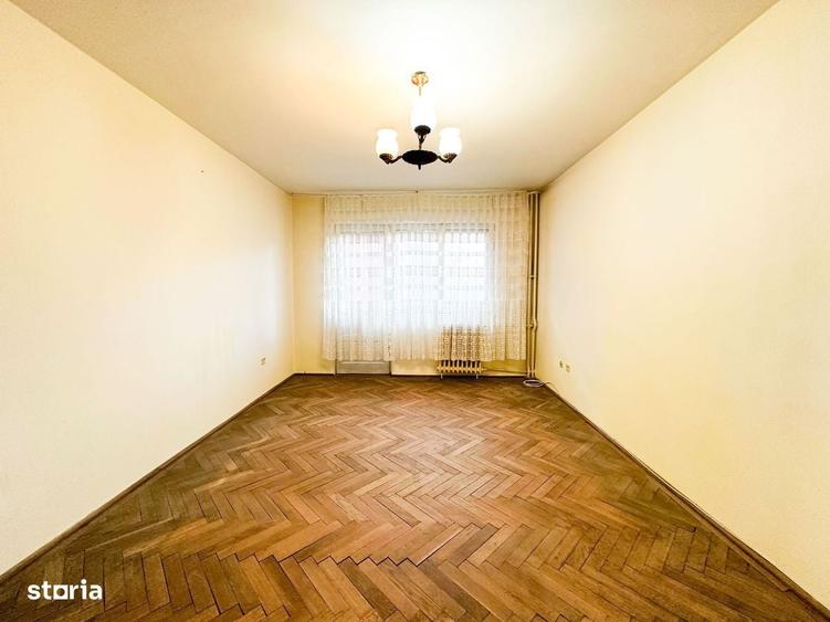 Apartament cu 4 camere decomandat în Republicii