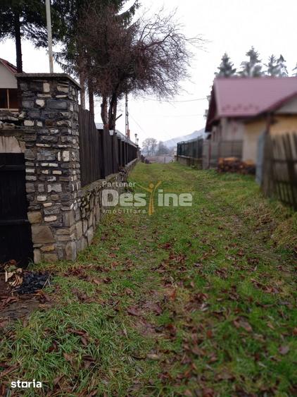 Teren de 1030 mp, în Valea Doftanei
