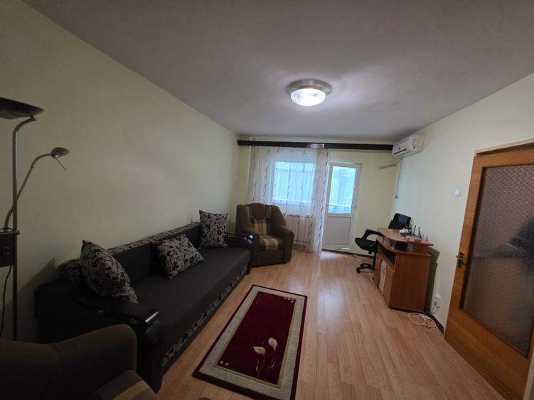Apartament cu 2 camere decomandat în Lacul Tei