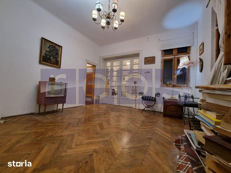 Casă cu 9 camere semidecomandat cu Teren 260 Mp în Timpuri Noi