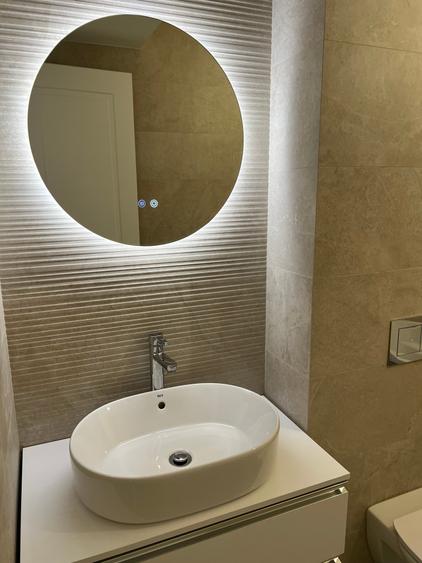 Apartament cu 4 camere semidecomandat în Armeneasca