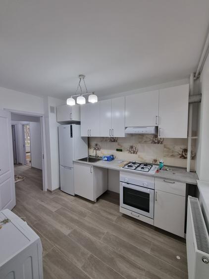 Apartament cu 3 camere decomandat în P-ța Reșița