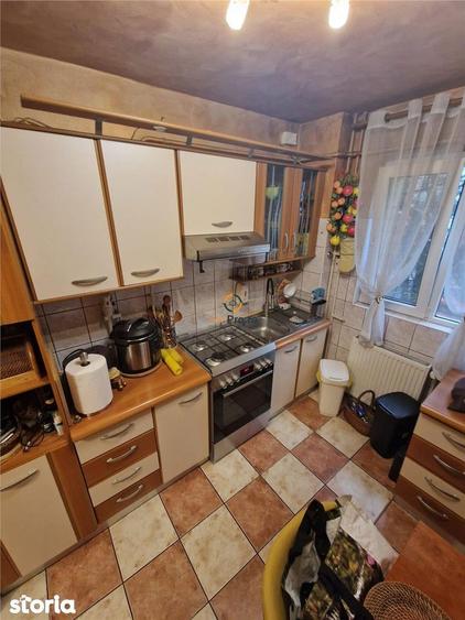 Apartament cu 4 camere decomandat în Circumvalațiunii