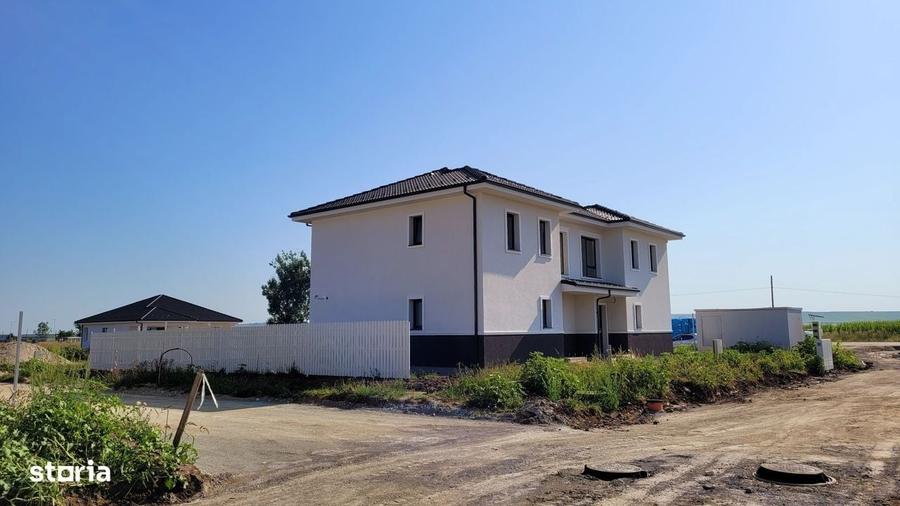 Casă cu 4 camere în Central