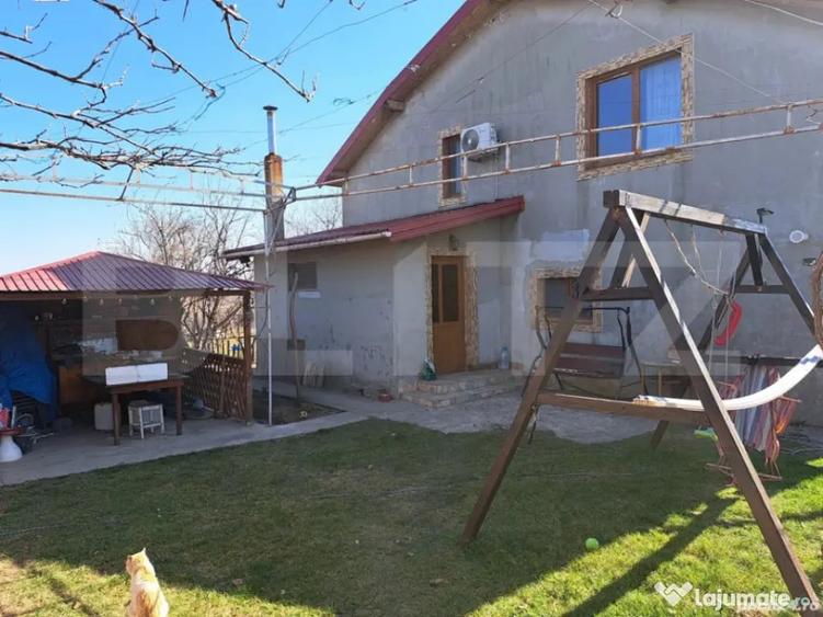 Casă cu 4 camere cu Teren 1500 Mp în Central