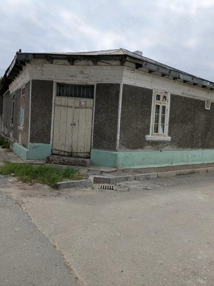 Casă cu 4 camere cu Teren 211 Mp în Central