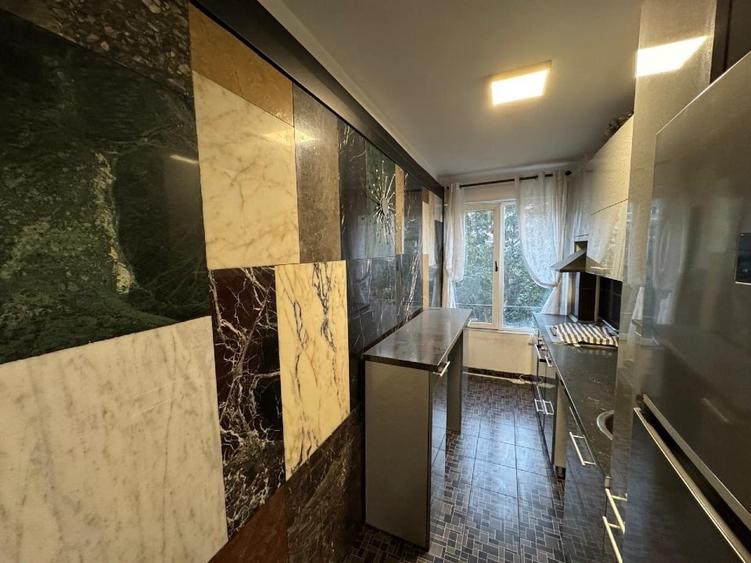 Apartament cu 2 camere decomandat, mobilat în P-ța Romană