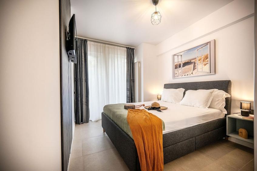 Apartament cu 2 camere decomandat în Mamaia-Sat