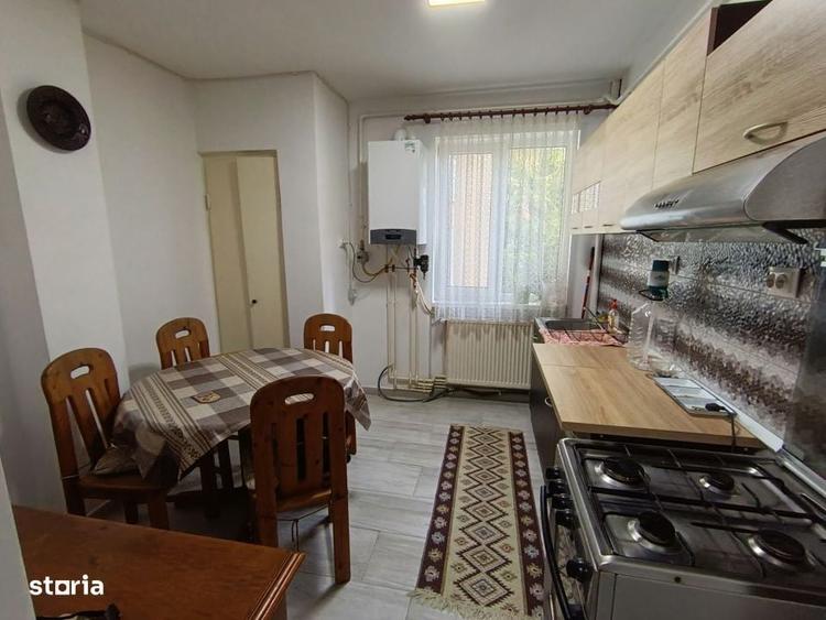 Apartament cu 4 camere în Săsar