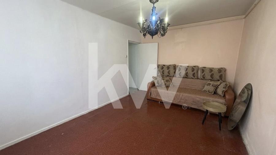 Apartament cu 3 camere decomandat în Astra