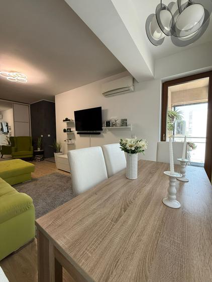 Apartament cu 3 camere semidecomandat în Metalurgiei