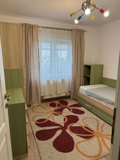 inchiriez sp 3 camere - 1