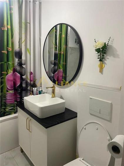 Apartament cu 3 camere decomandat, mobilat în Central