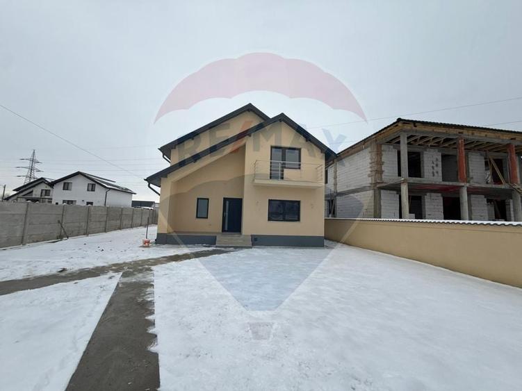 Casă cu 4 camere cu Teren 415 Mp în Lascăr Catargiu