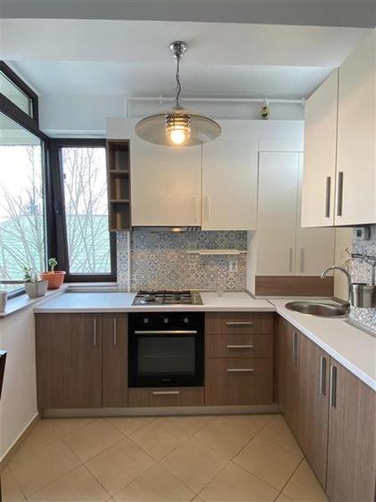 Apartament cu 2 camere semidecomandat, mobilat în Dămăroaia