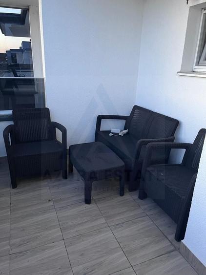 Apartament cu 3 camere semidecomandat, mobilat în Terezian
