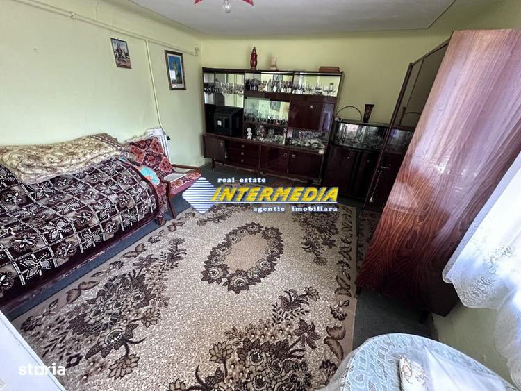 Casă cu 3 camere cu Canalizare în Central