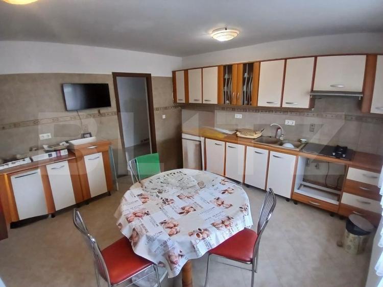 Casă individuală cu 5 camere cu Canalizare în Sânpetru