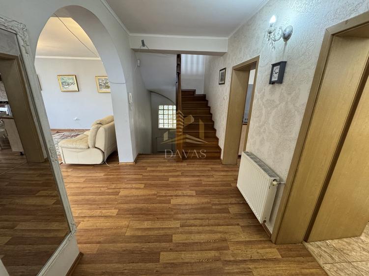 Casă individuală cu 6 camere cu Canalizare în Bună Ziua
