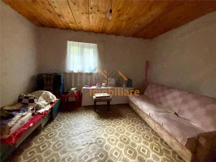Casă cu 2 camere cu Teren 4000 Mp în Dernișoara