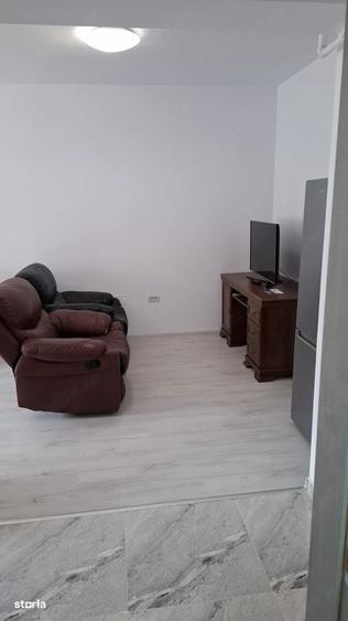 Apartament cu 2 camere decomandat în Roșu