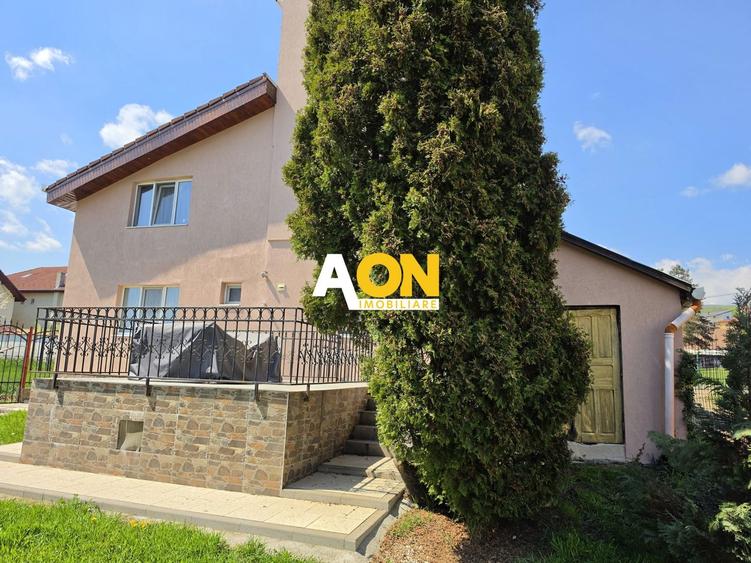 Duplex cu 3 camere cu Canalizare în Cetate