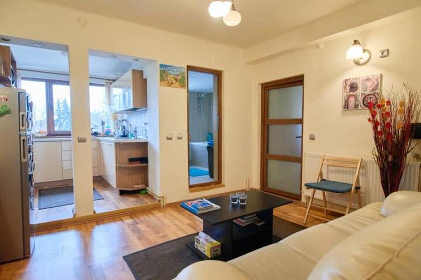 Apartament cu 2 camere semidecomandat în Centrul Istoric