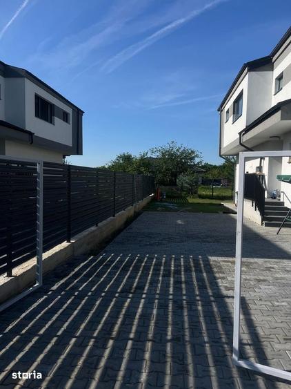 Casă cu 4 camere cu Teren 350 Mp în Jucu