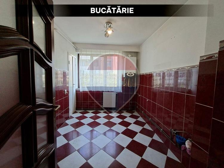 Apartament cu 4 camere decomandat în Ultracentral